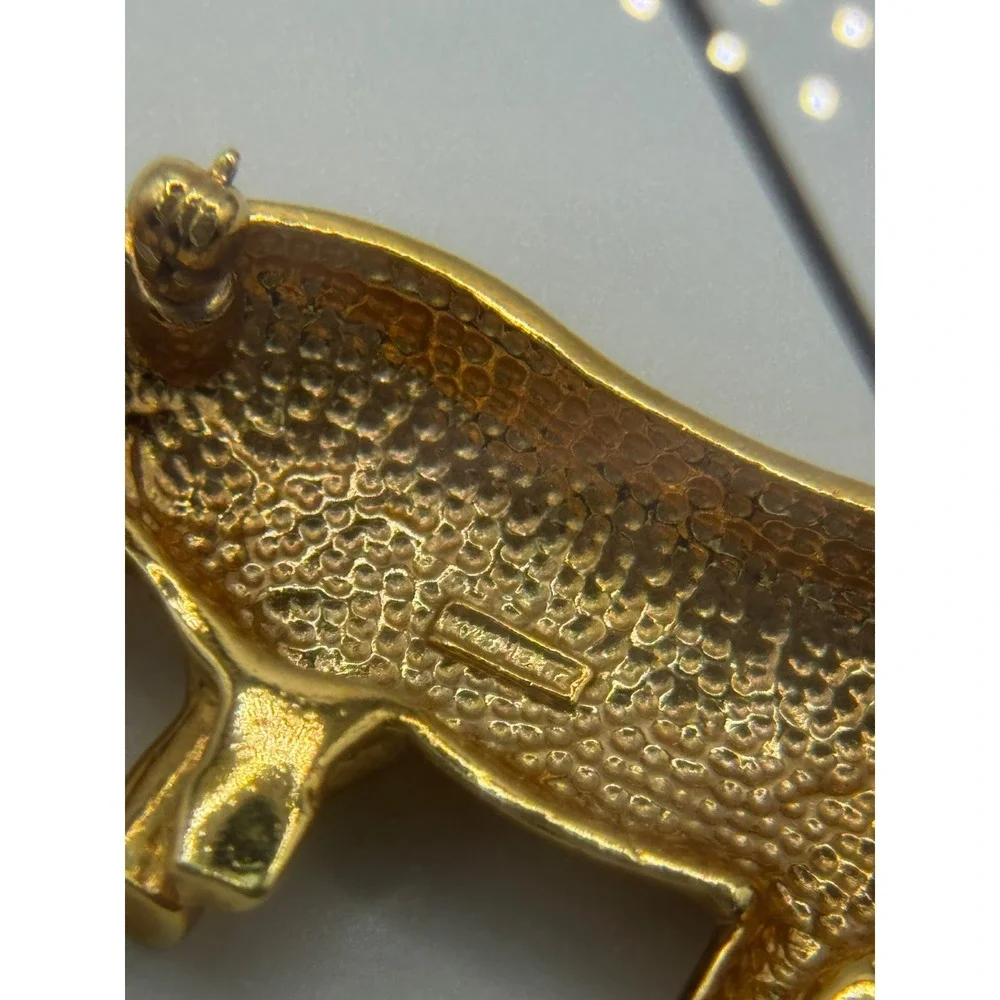 Vintage‎ Krementz Rhino Brooch Rhinestone Eye Gold Tone Pin